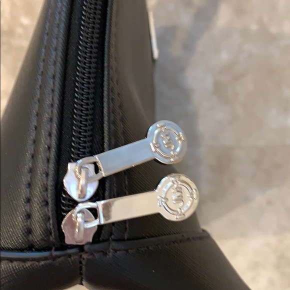 JM New York Travel Bag - Picture 4 of 7